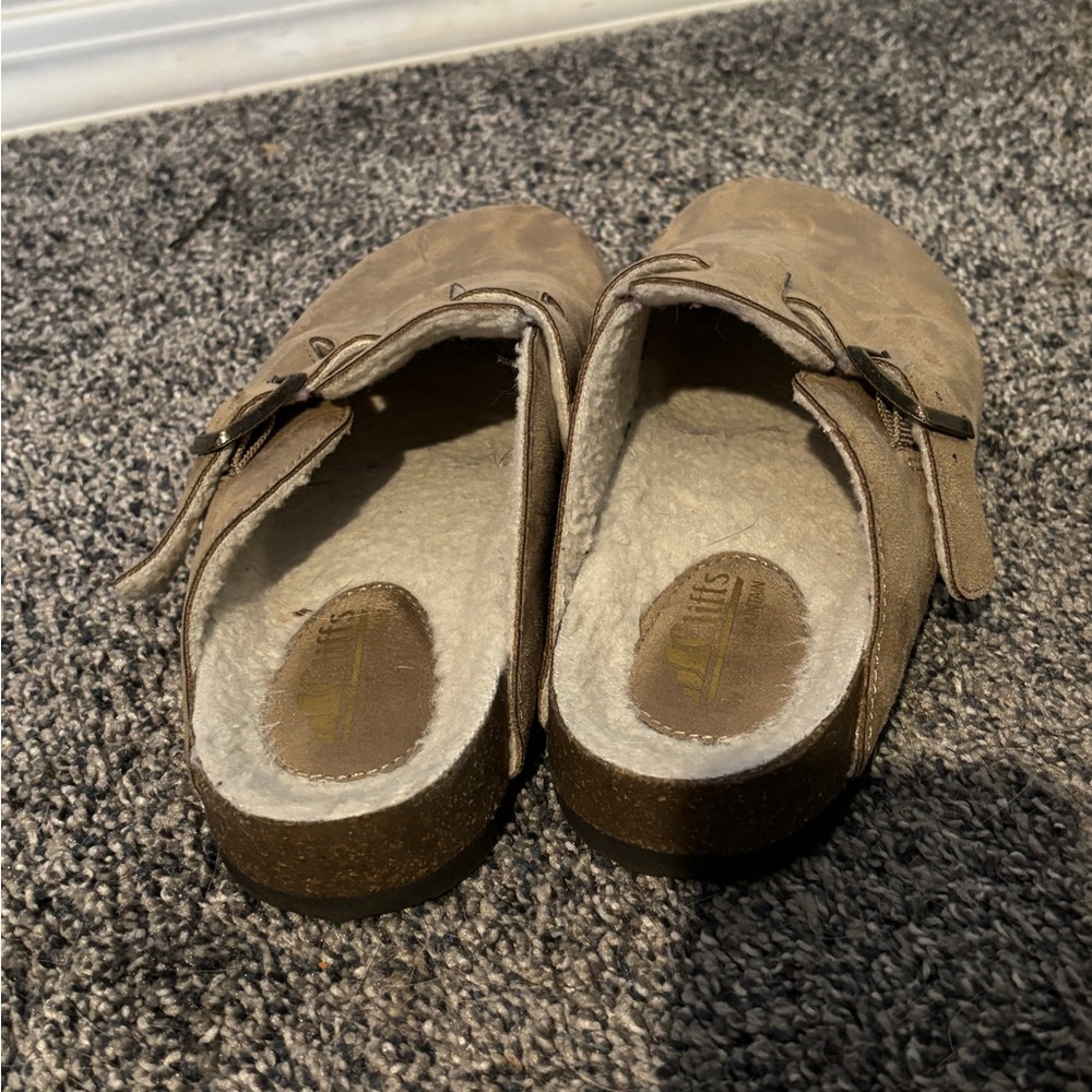 Clogs - Picture 2 of 4
